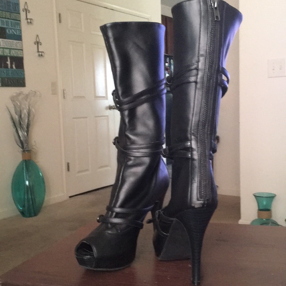 High heel boots